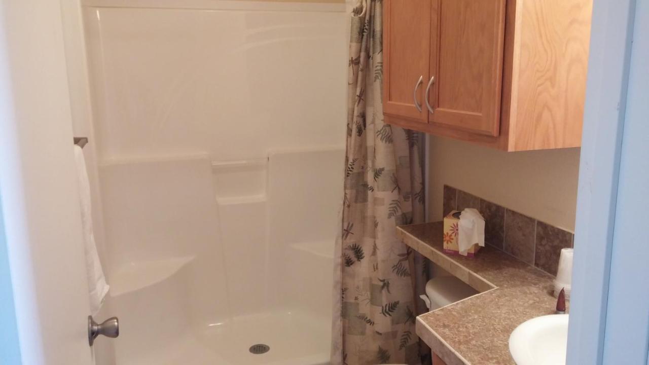 Sagebrush Inn & Suites Broadus Bagian luar foto
