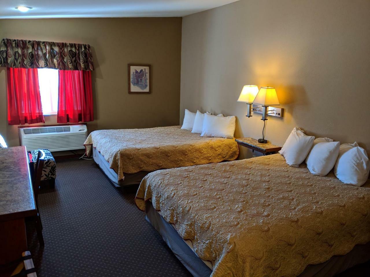 Sagebrush Inn & Suites Broadus Bagian luar foto