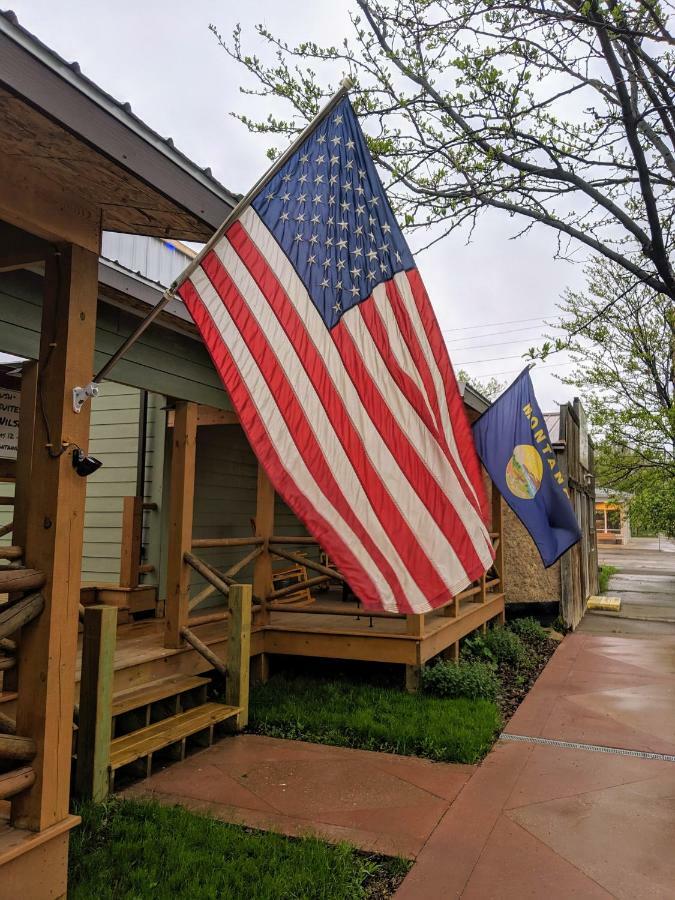 Sagebrush Inn & Suites Broadus Bagian luar foto