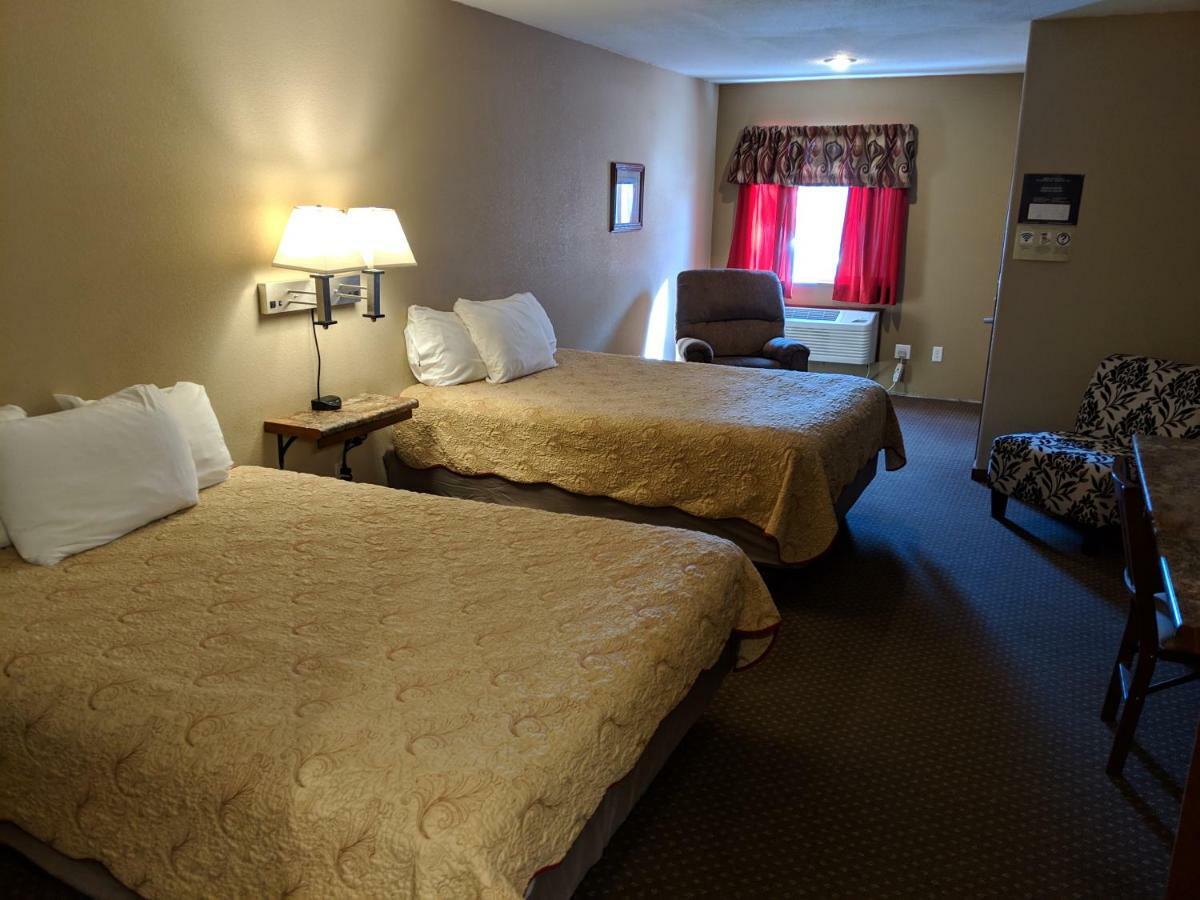 Sagebrush Inn & Suites Broadus Bagian luar foto