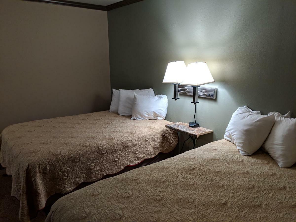 Sagebrush Inn & Suites Broadus Bagian luar foto